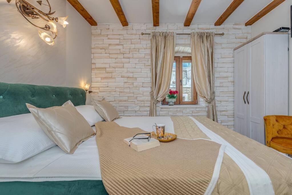 Diva 1,Stylish Old Town Studio Apartment Near Beach Split Exteriör bild